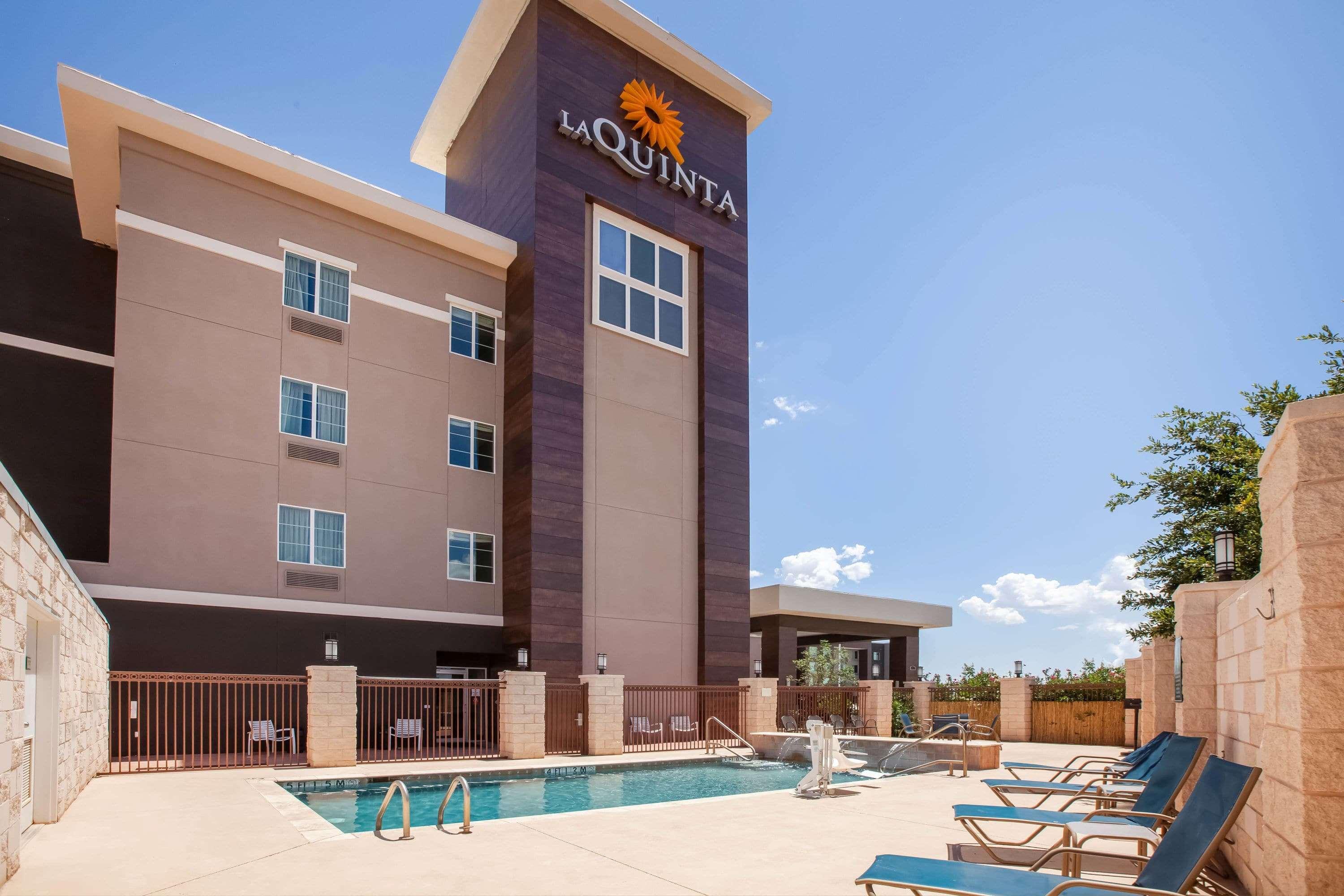 La Quinta By Wyndham Odessa North Hotel Exterior photo